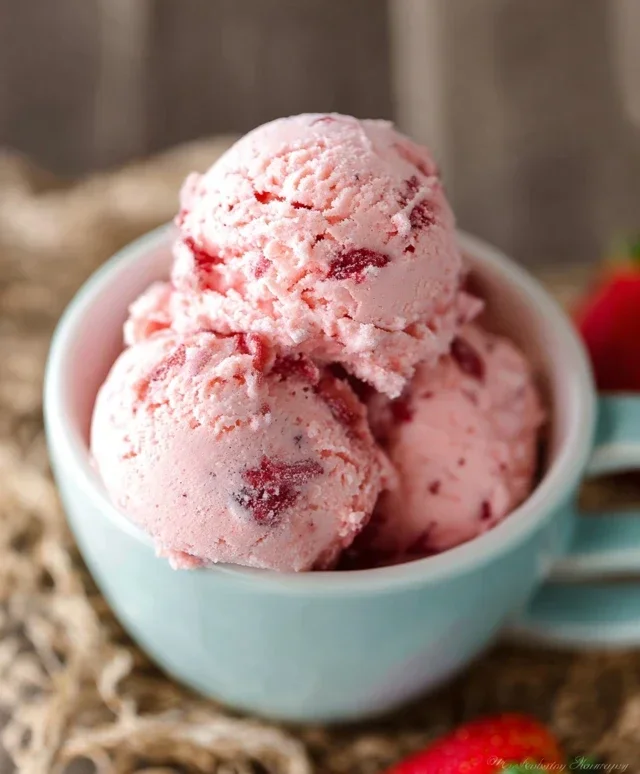 Homemade Strawberry Ice Cream