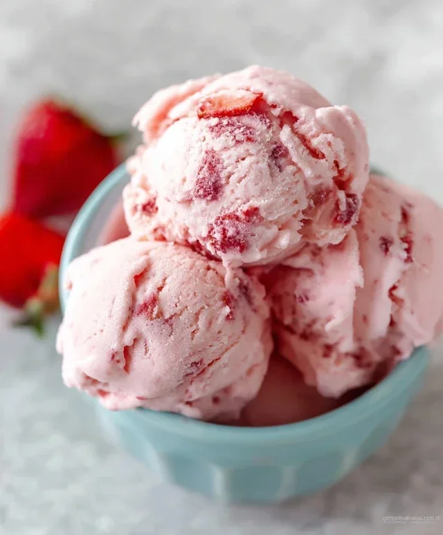 Homemade Strawberry Ice Cream