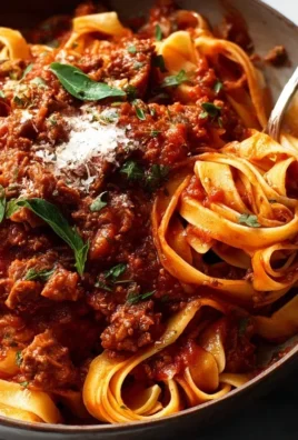 Beef Pasta in Tomato Sauce {Beef Ragu Pasta}