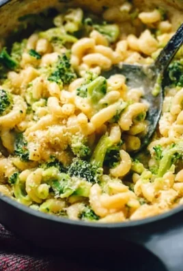 One Pot Healthy Broccoli Mac and Cheese